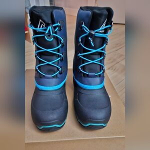 Brand new Ripzone youth winter boots size 5